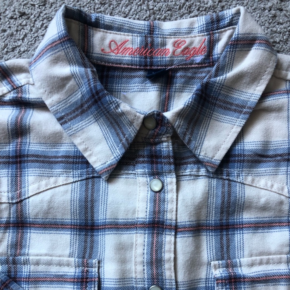 American Eagle Outfitters Cream & Blue Plaid Button-Down Shirt.NWOT.